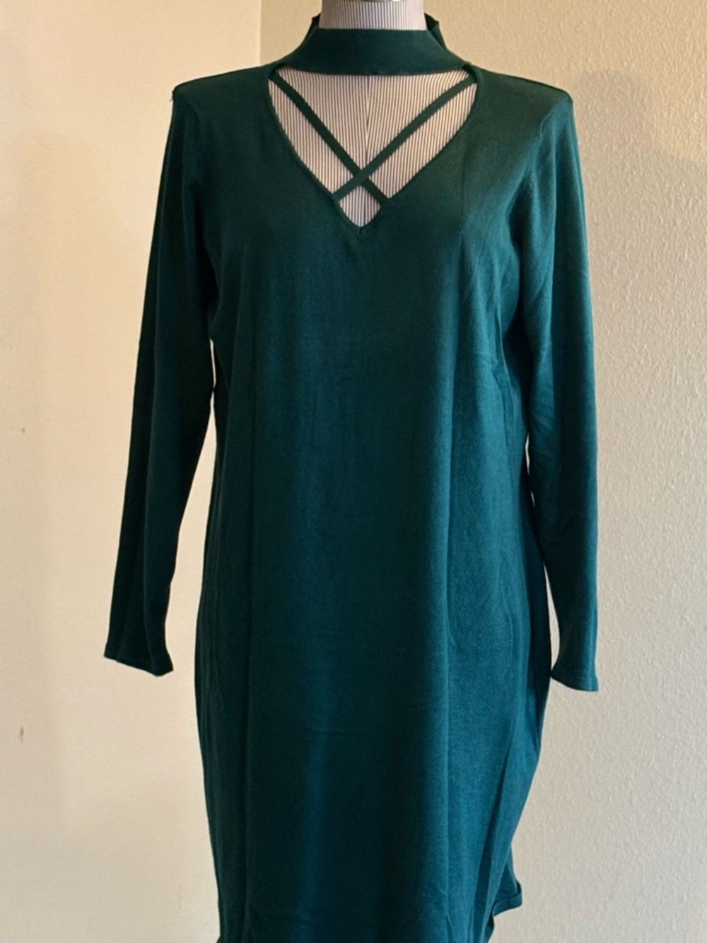 Long Sleeve Emerald Green Cutout V-Neck Dress